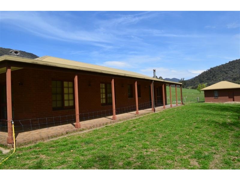 - “Kinelm” Goobarragandra Road, Tumut NSW 2720