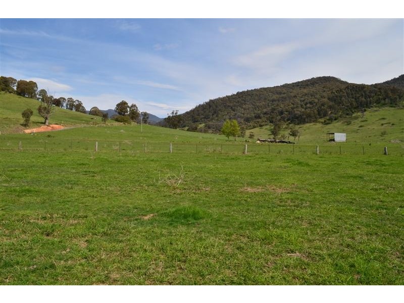 - “Kinelm” Goobarragandra Road, Tumut NSW 2720