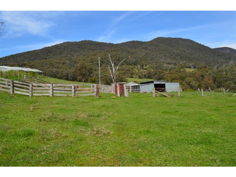 - “Kinelm” Goobarragandra Road, Tumut NSW 2720