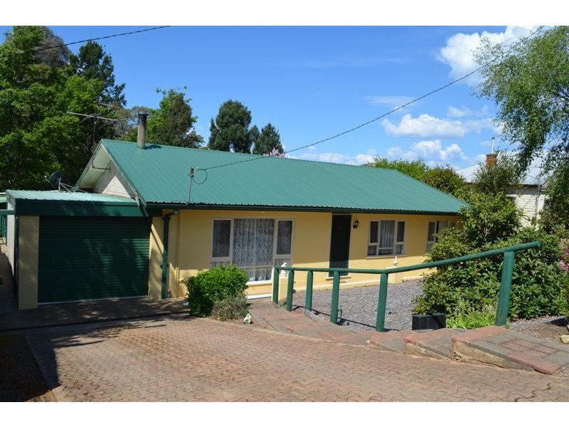 29 Forest Road, Batlow NSW 2730