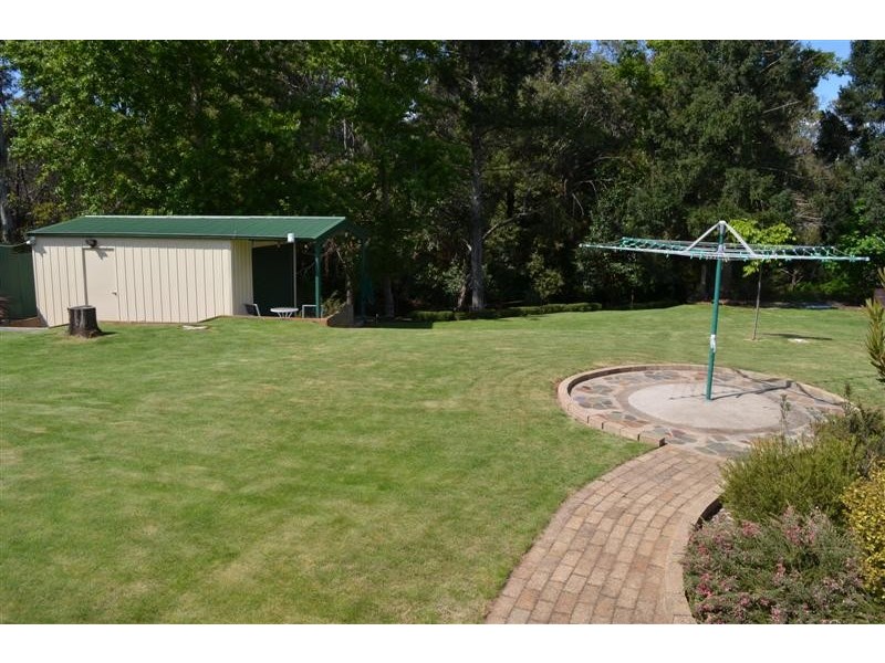 29 Forest Road, Batlow NSW 2730
