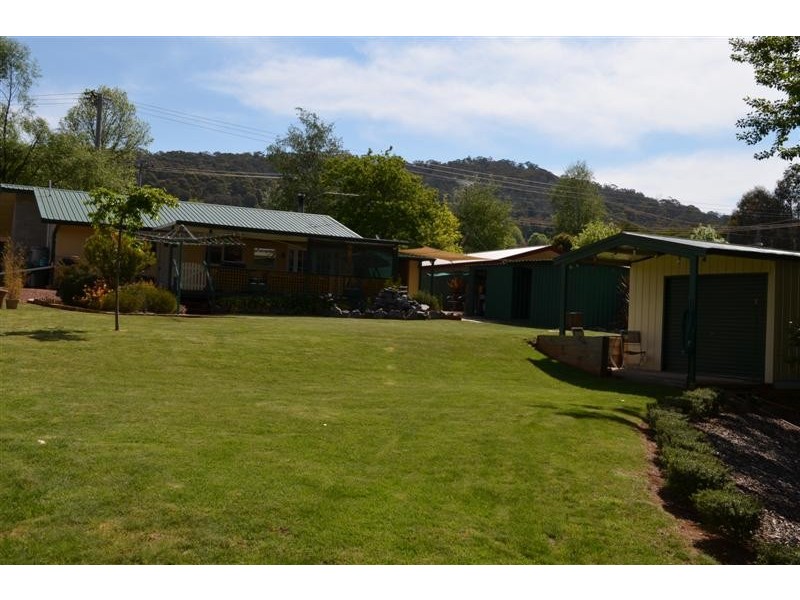 29 Forest Road, Batlow NSW 2730