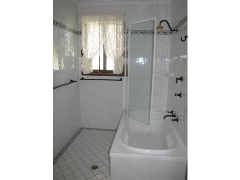 26 Gadara Place, Tumut NSW 2720