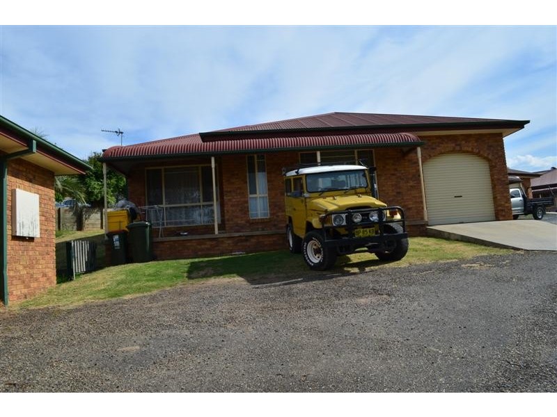 2/7 Capper Street, Tumut NSW 2720