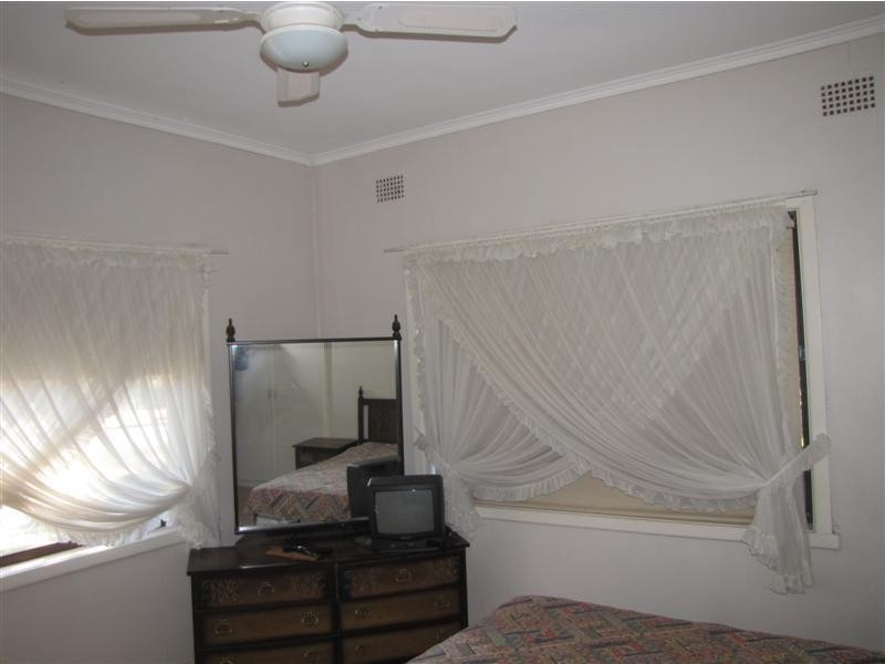 16 Carey Street, Tumut NSW 2720