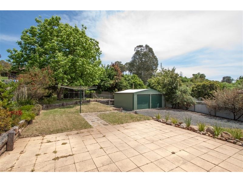 7 Highland Avenue, Tumut NSW 2720
