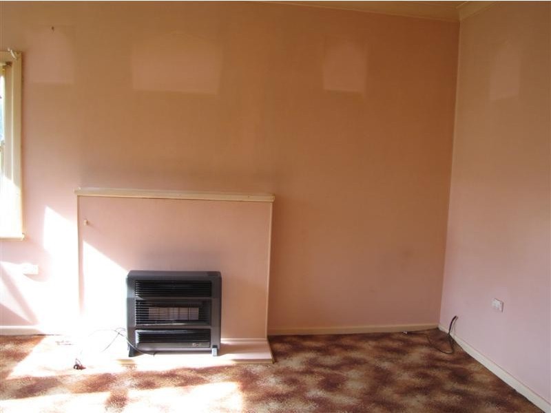 44 Carey Street, Tumut NSW 2720