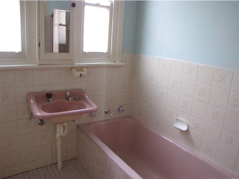 44 Carey Street, Tumut NSW 2720