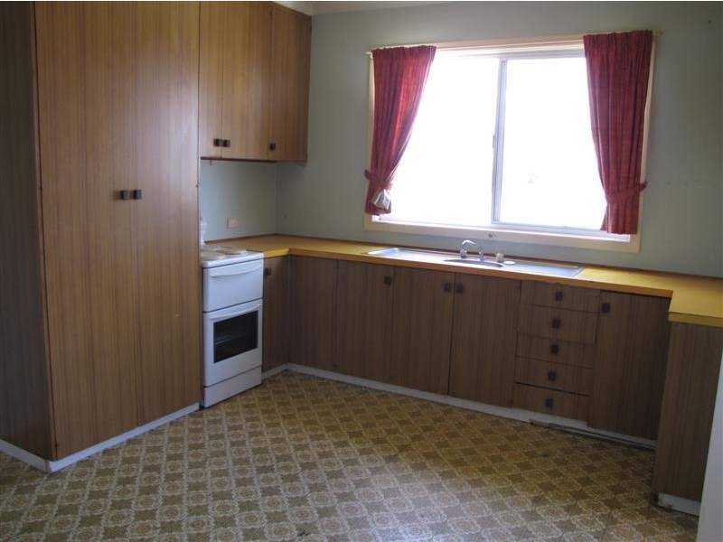 44 Carey Street, Tumut NSW 2720