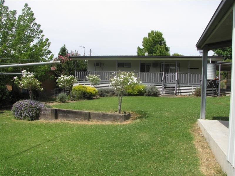 104 Lockhart Street, Adelong NSW 2729