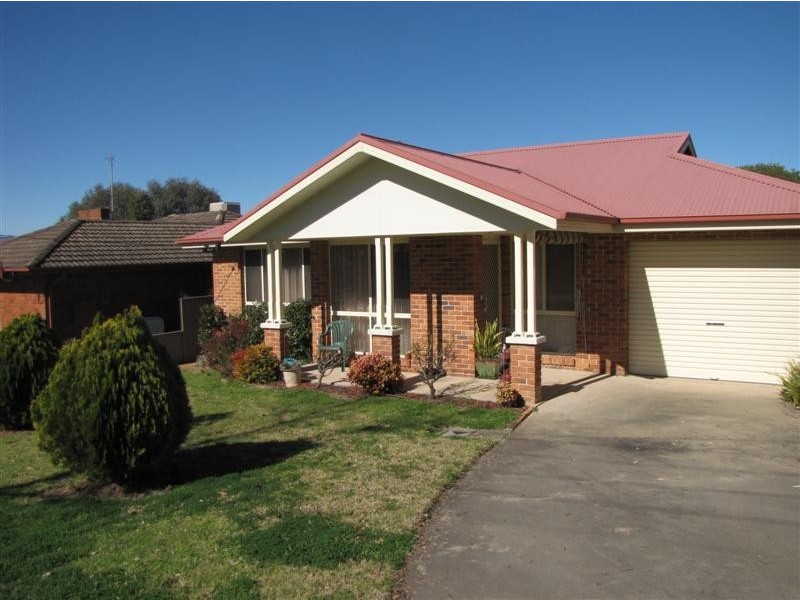 40A Carey Street, Tumut NSW 2720