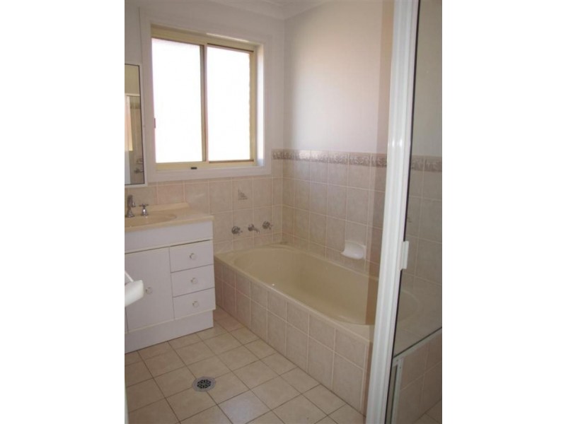 40A Carey Street, Tumut NSW 2720