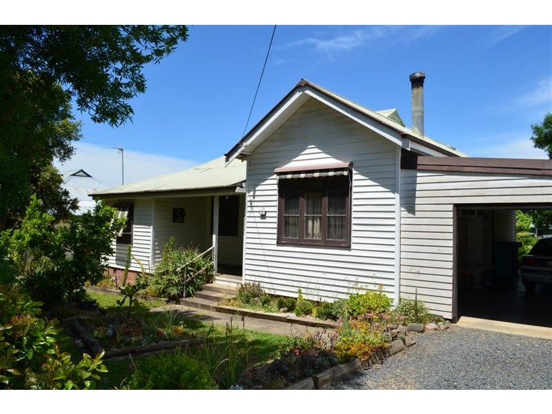 68 Sydney Street, Tumut NSW 2720