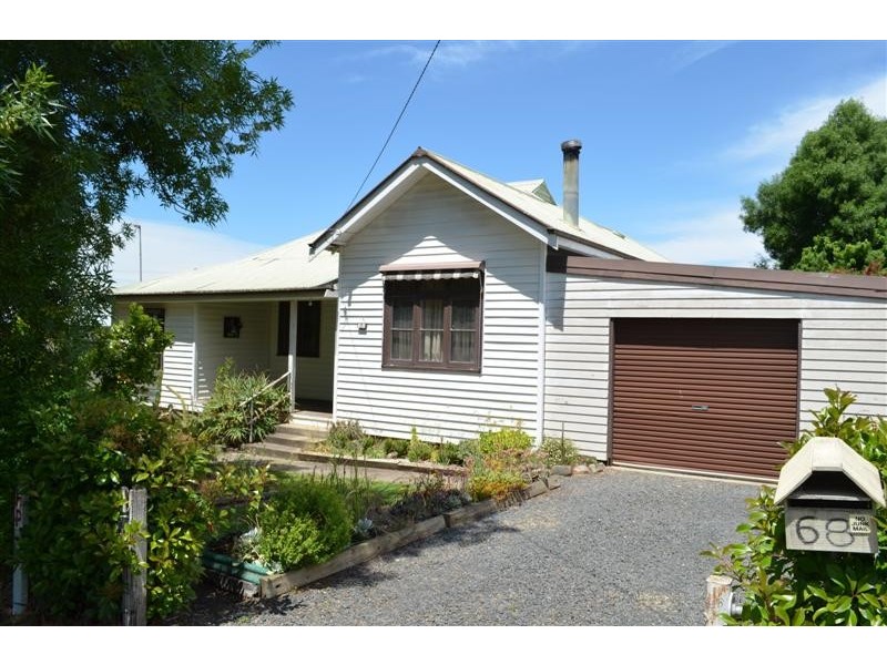 68 Sydney Street, Tumut NSW 2720
