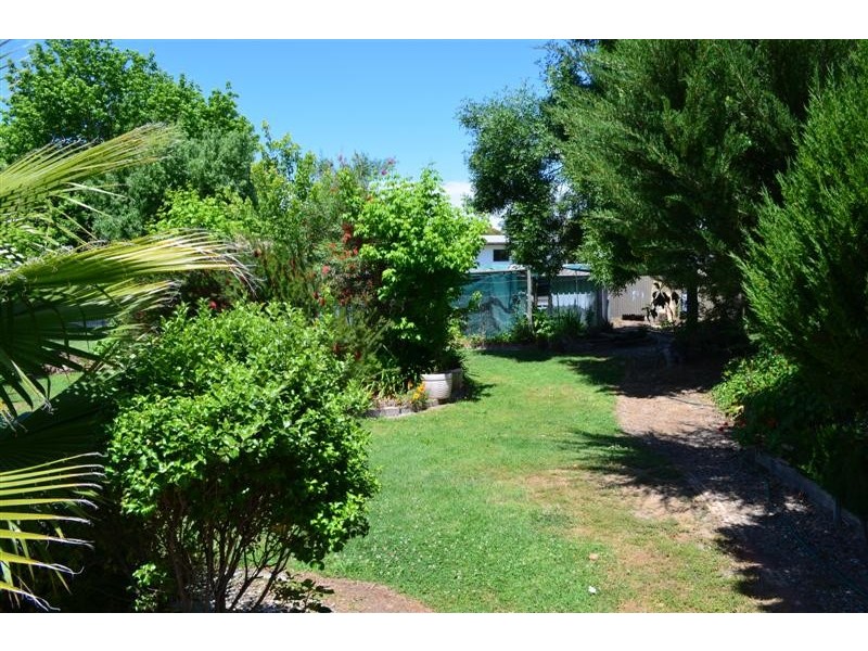 68 Sydney Street, Tumut NSW 2720