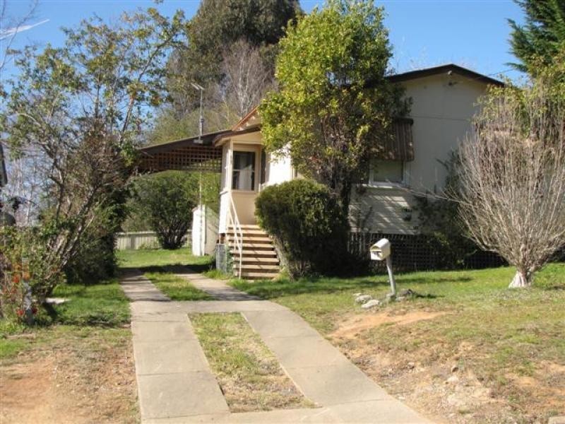 13 Batlow Avenue, Batlow NSW 2730