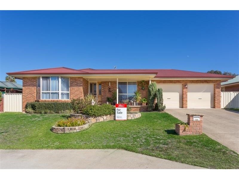 16 Mountford Street, Tumut NSW 2720