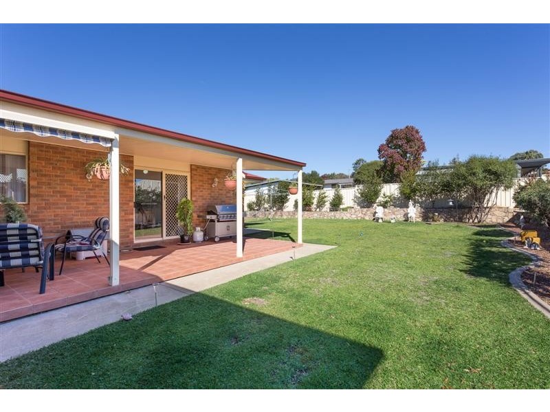 16 Mountford Street, Tumut NSW 2720