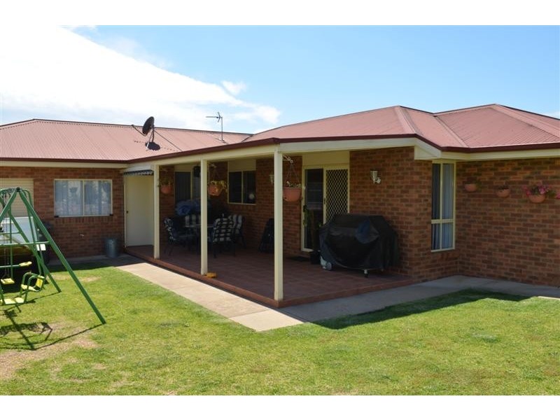 16 Mountford Street, Tumut NSW 2720
