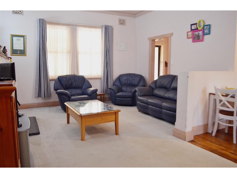 95 Simpson Street, Tumut NSW 2720