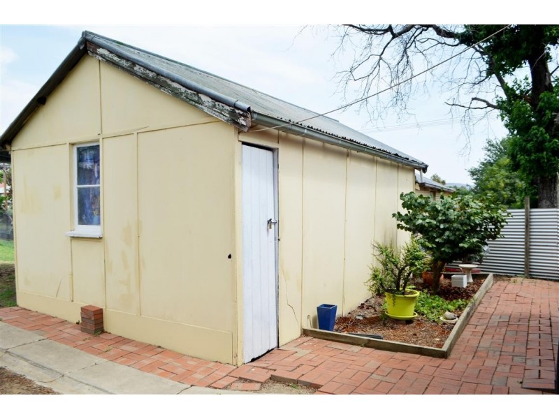 95 Simpson Street, Tumut NSW 2720