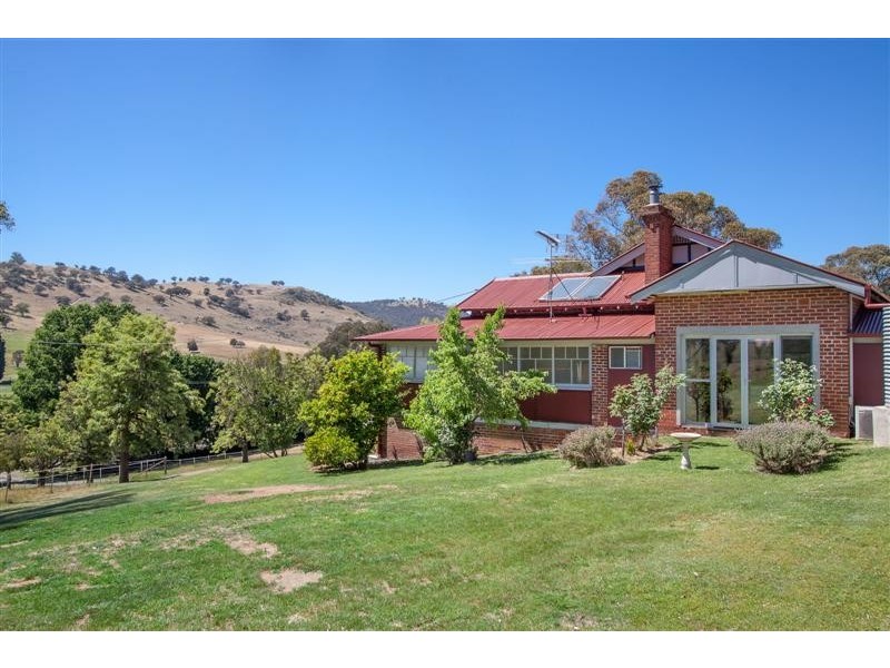 729 Grahamstown Road,, Adelong NSW 2729