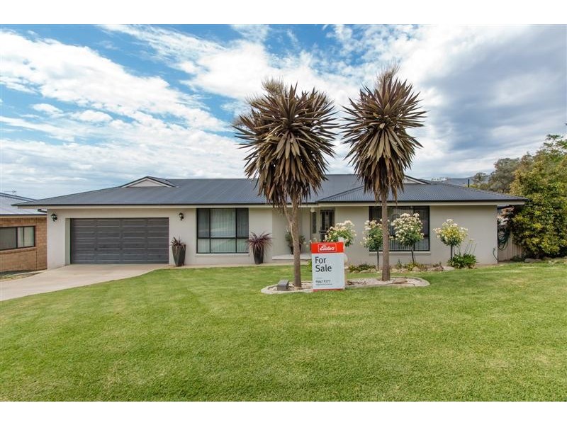 8 Harris Street, Tumut NSW 2720