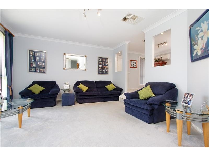 8 Harris Street, Tumut NSW 2720