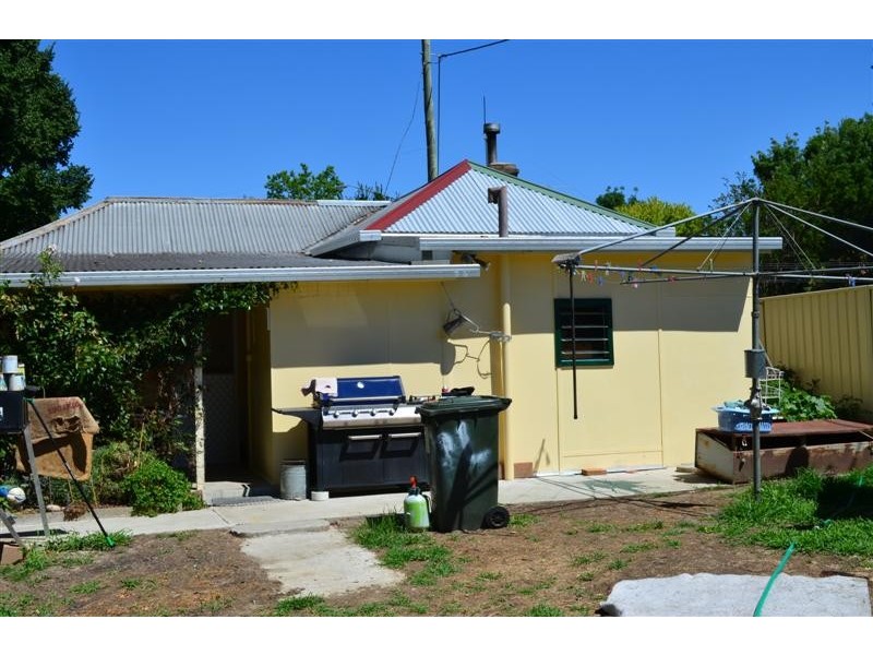 6 Snowy Mountains Highway, Adelong NSW 2729