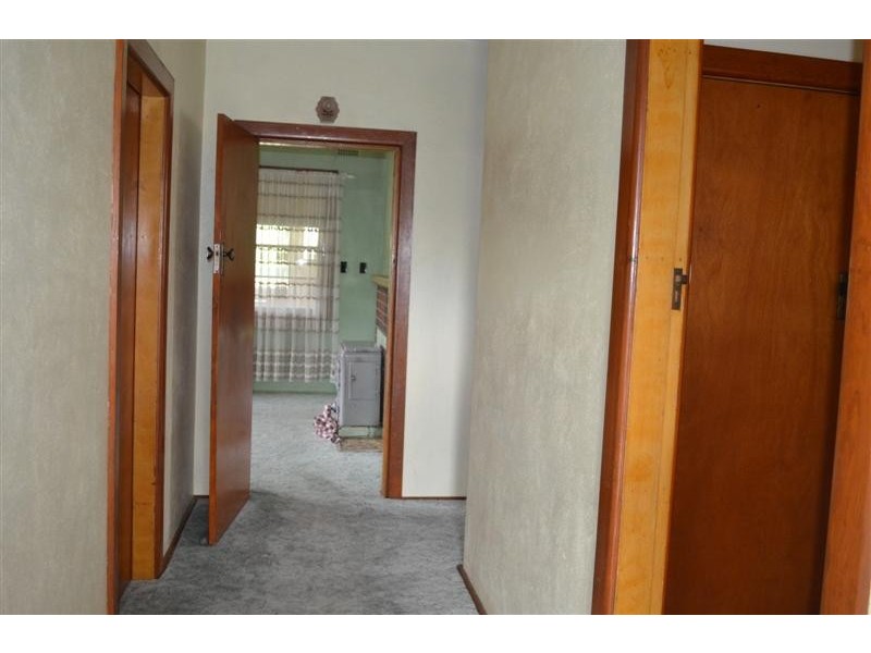 9 Capper Street, Tumut NSW 2720