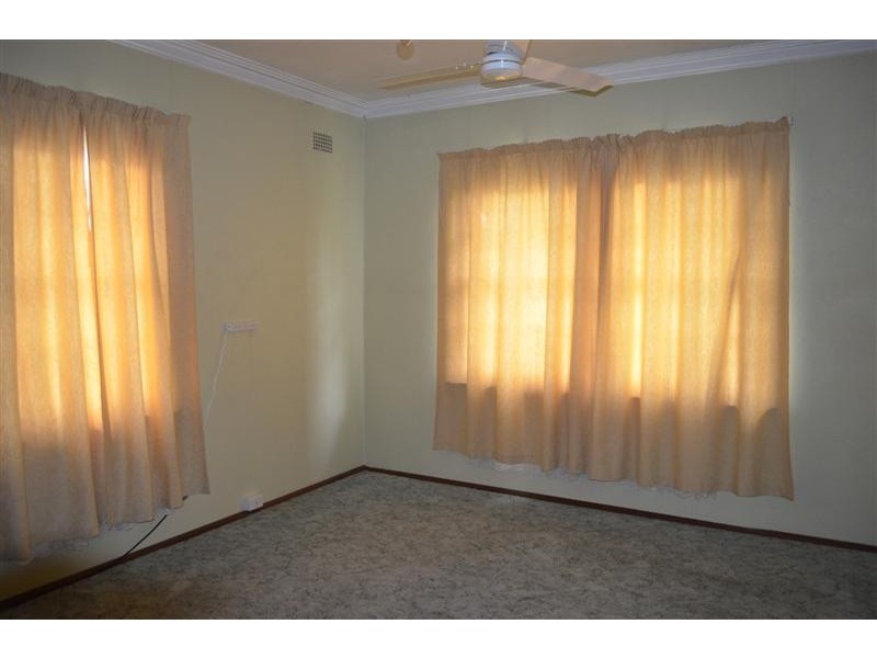 9 Capper Street, Tumut NSW 2720