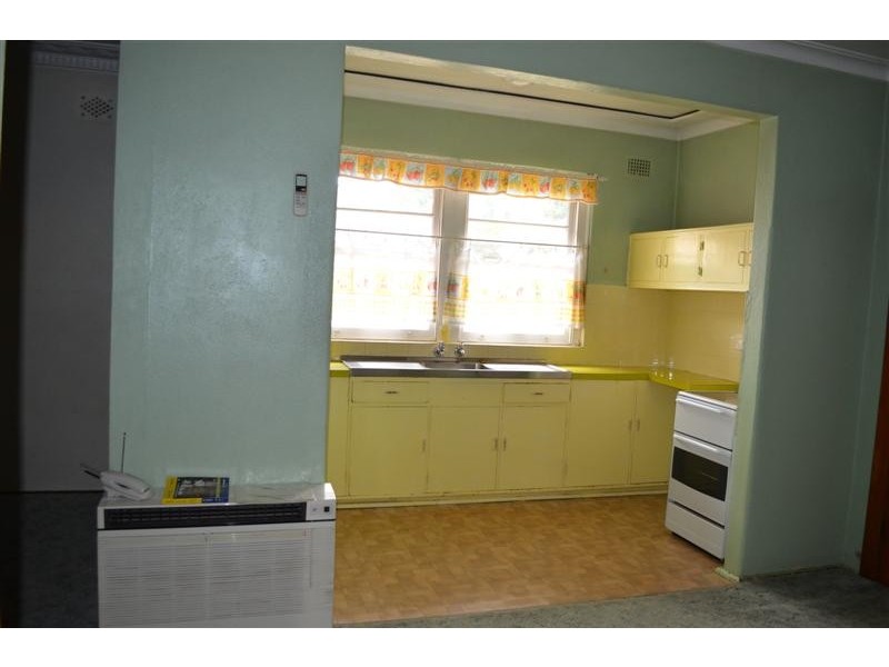 9 Capper Street, Tumut NSW 2720