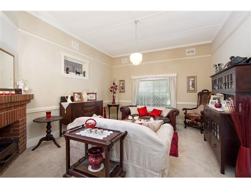 81 Tumut Street, Adelong NSW 2729