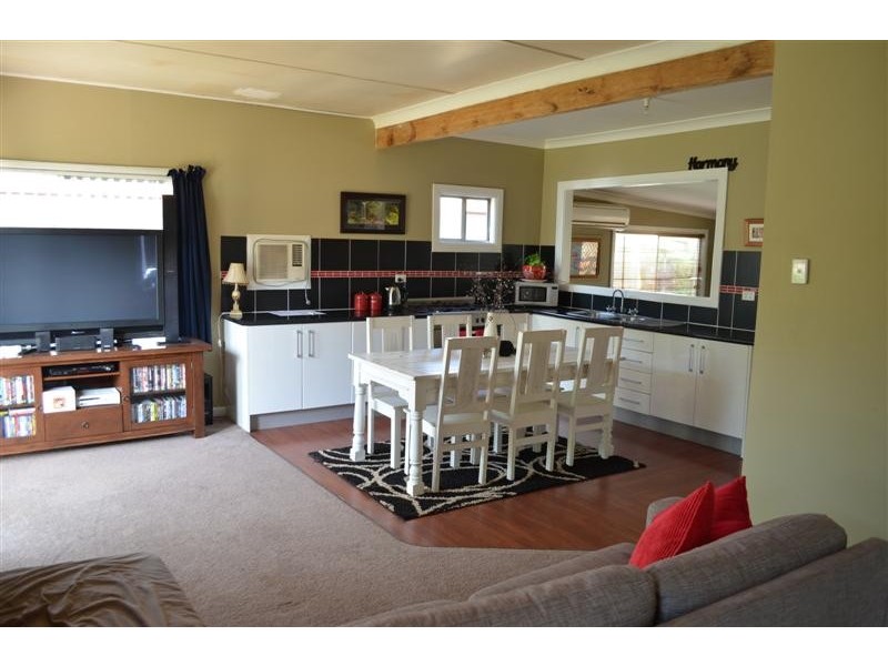 83 Clarke Street, Tumut NSW 2720