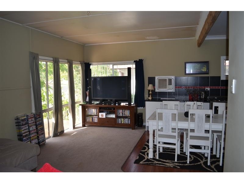 83 Clarke Street, Tumut NSW 2720