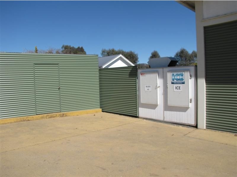 2 Blowering Road, Tumut NSW 2720