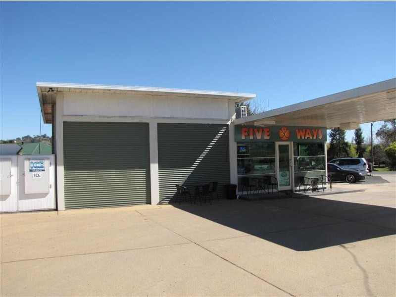 2 Blowering Road, Tumut NSW 2720