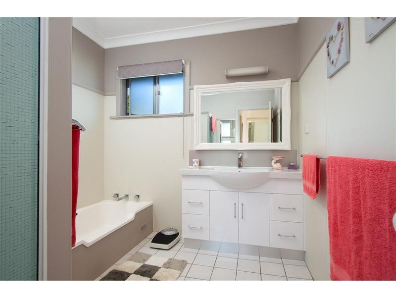 5 Blowering Road, Tumut NSW 2720