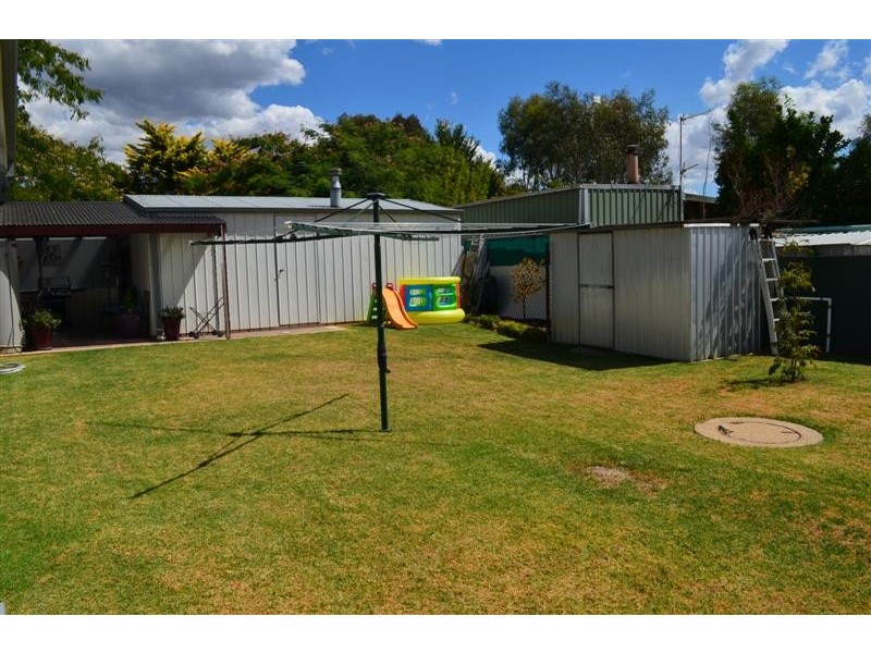 5 Blowering Road, Tumut NSW 2720