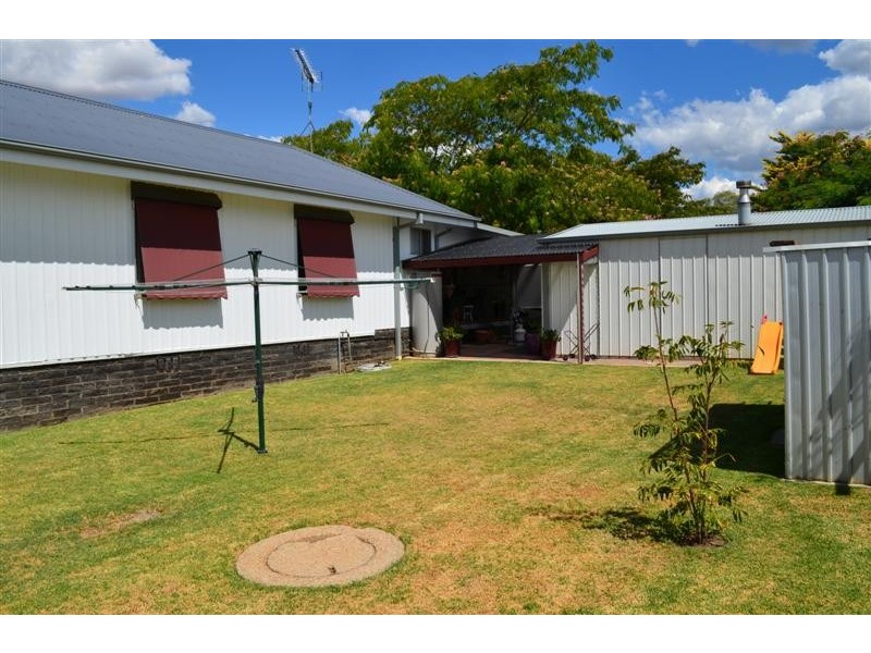 5 Blowering Road, Tumut NSW 2720