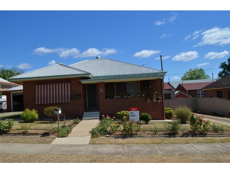 43 Richmond Street, Tumut NSW 2720