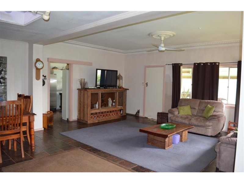 108 Russell Street, Tumut NSW 2720