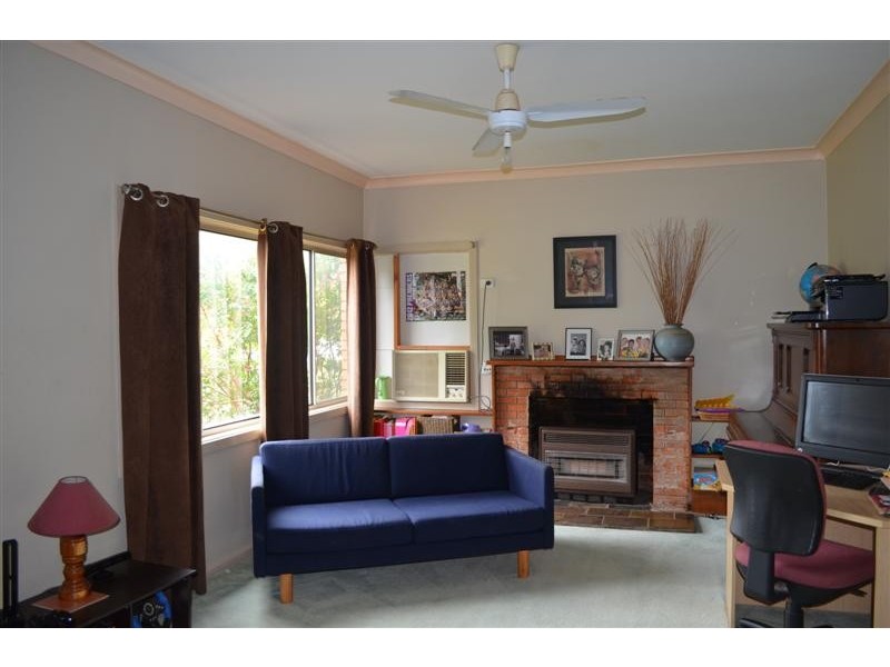 108 Russell Street, Tumut NSW 2720