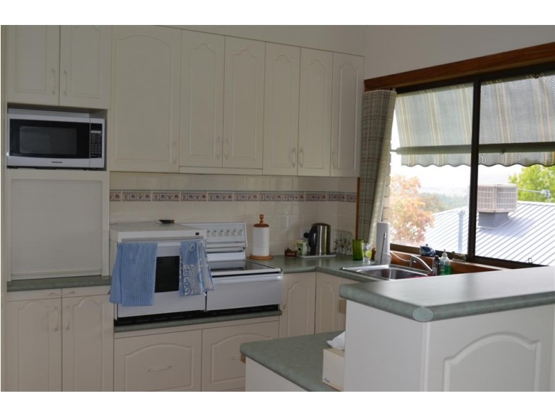 96 Richmond Street, Tumut NSW 2720