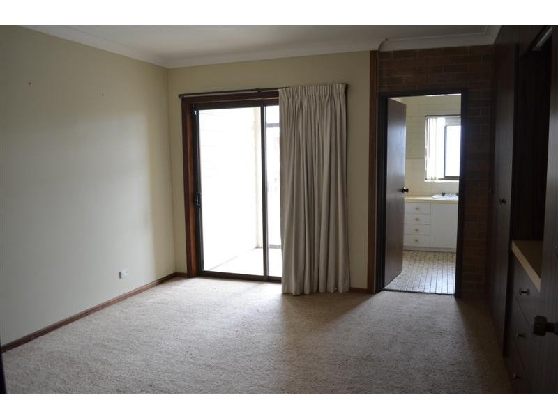 62 Russell Street, Tumut NSW 2720