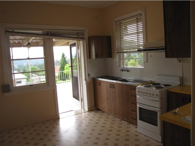 73 Lambie Street, Tumut NSW 2720