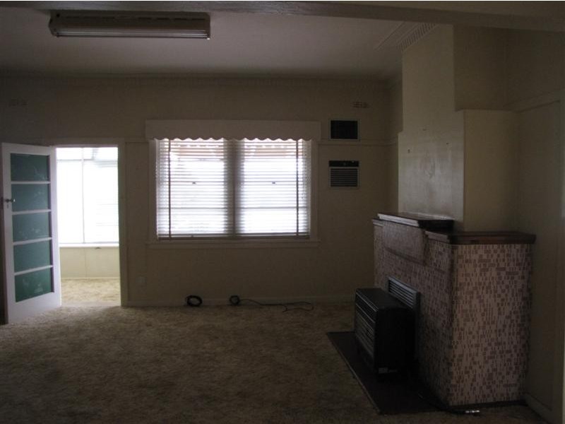 73 Lambie Street, Tumut NSW 2720