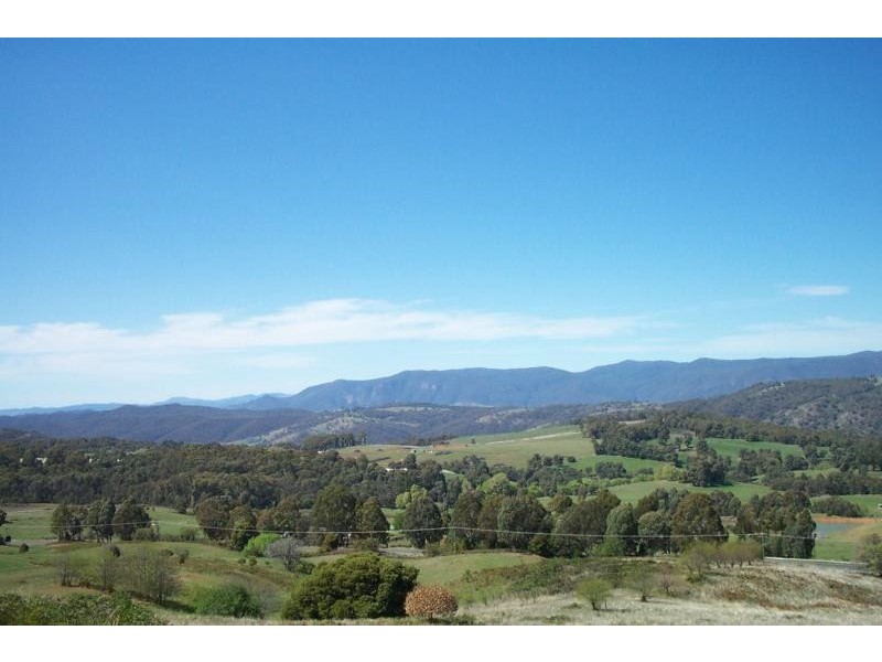 - Batlow Road, Batlow NSW 2730