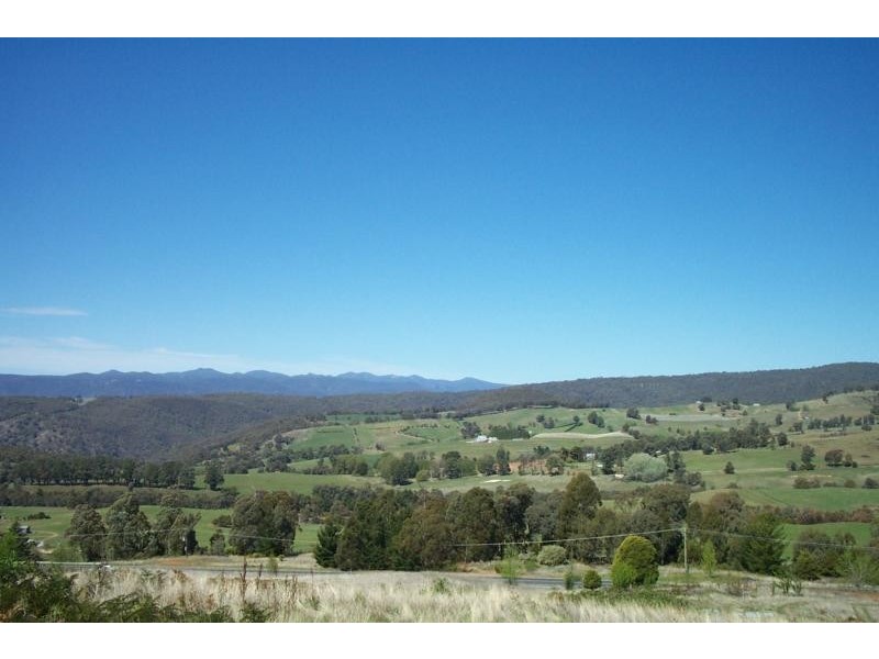 - Batlow Road, Batlow NSW 2730