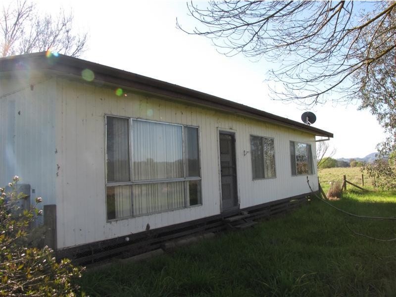 169 Butlers Lane Bombowlee Via, Tumut NSW 2720